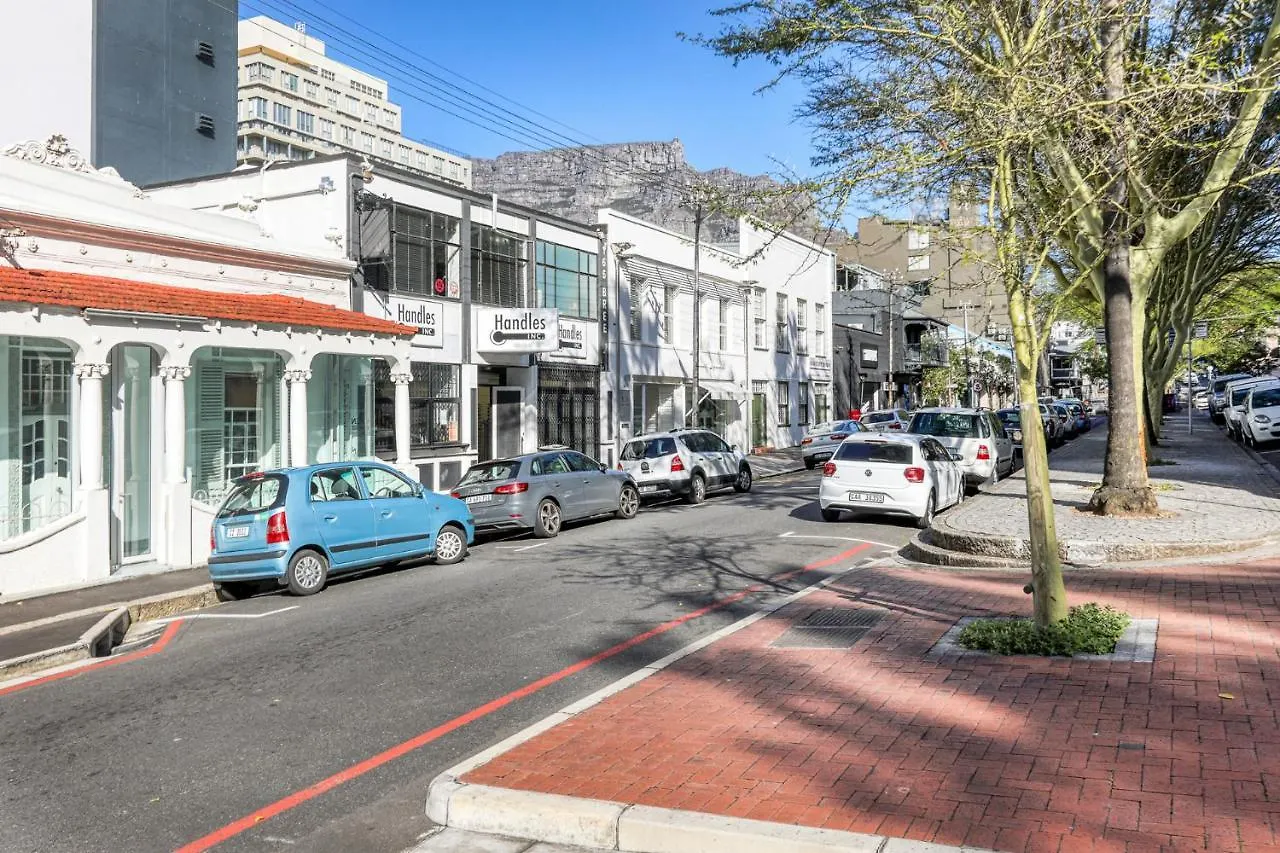 Backup-Powered Colourfull City Balcony Apartment Cape Town