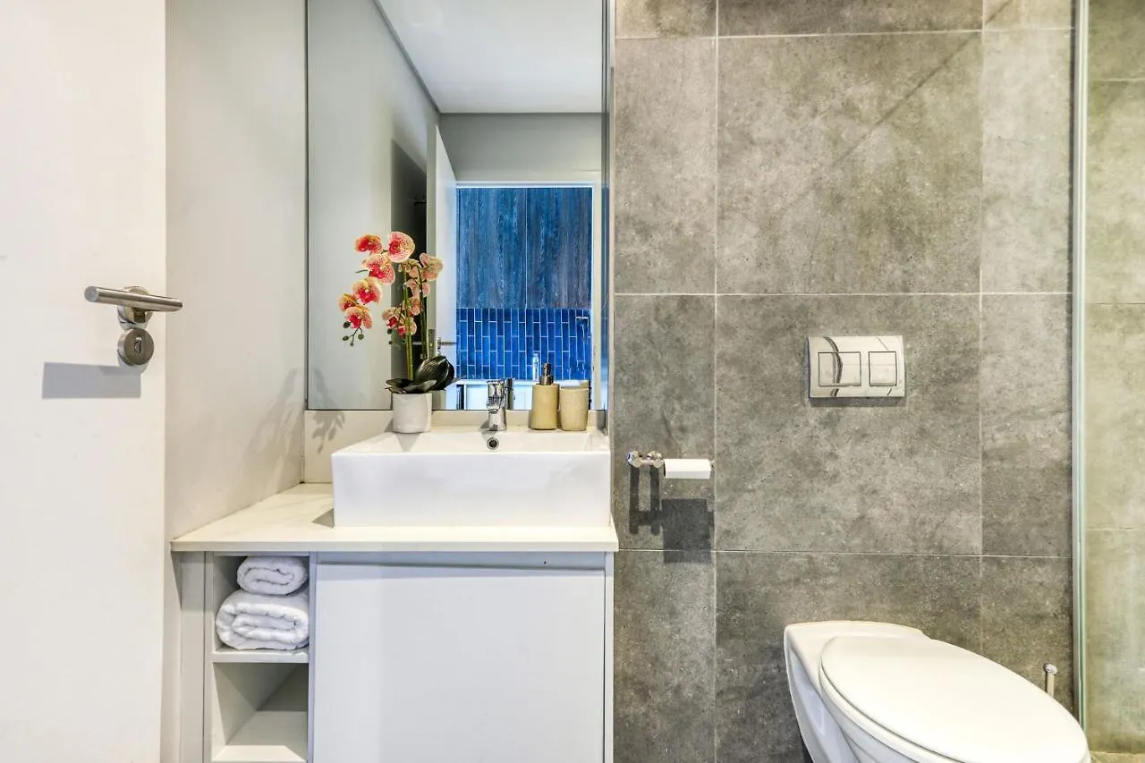 Backup-Powered Colourfull City Balcony Apartment Cape Town