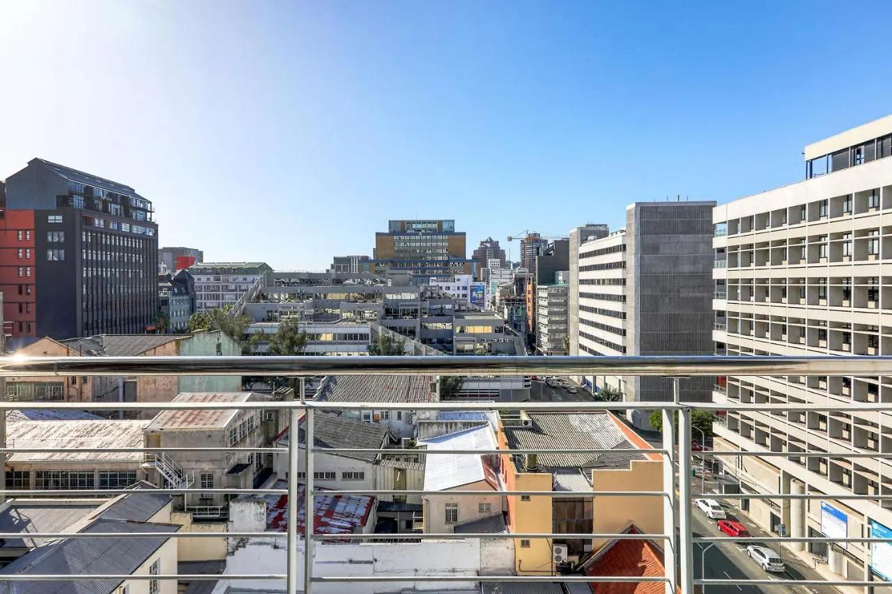 Backup-Powered Colourfull City Balcony Apartment Cape Town 0*,  Güney Afrika