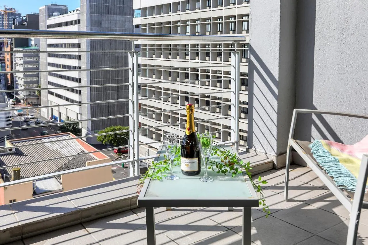 Backup-Powered Colourfull City Balcony Apartment Cape Town Güney Afrika