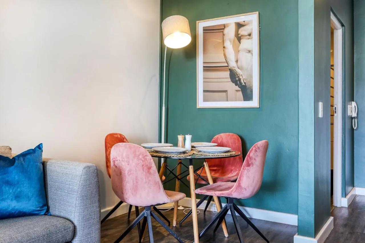 Backup-Powered Colourfull City Balcony Apartment Cape Town