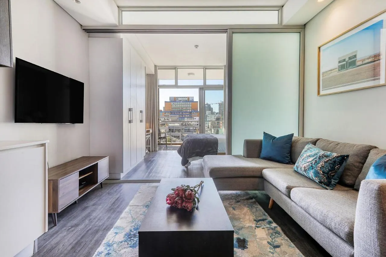 Backup-Powered Colourfull City Balcony Apartment Cape Town 0*,